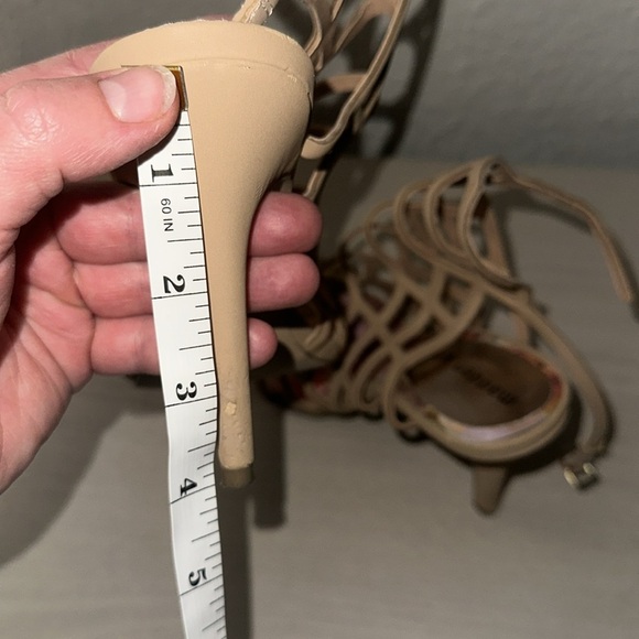 Madden girl Women's Tan Strappy Heels size 7.5 - Picture 5 of 5